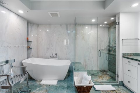 Condominio en alquiler en Key Biscayne, Florida, 3 dormitorios, 341.88 m2 № 1993813 - foto 30