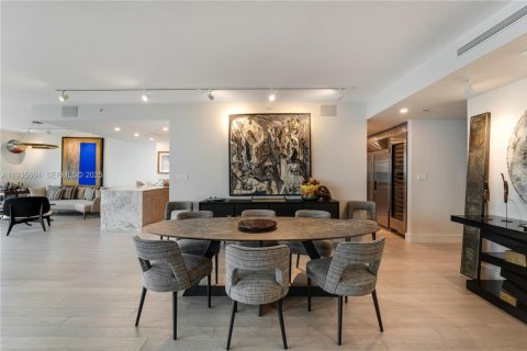 Condominio en alquiler en Key Biscayne, Florida, 3 dormitorios, 341.88 m2 № 1993813 - foto 11