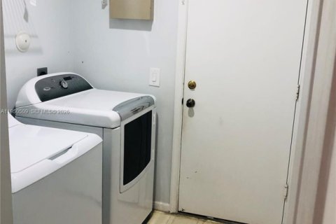 Villa ou maison à vendre à West Palm Beach, Floride: 3 chambres, 189.61 m2 № 2007296 - photo 15