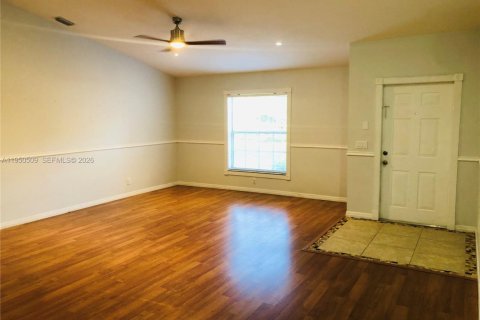 Villa ou maison à vendre à West Palm Beach, Floride: 3 chambres, 189.61 m2 № 2007296 - photo 2