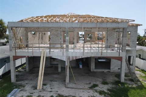 House in Saint Pete Beach, Florida 4 bedrooms, 267.56 sq.m. № 1554552 - photo 10