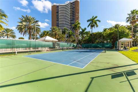 Condo in Miami, Florida, 1 bedroom  № 2003350 - photo 30