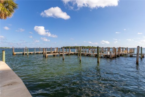 Condo in Miami, Florida, 1 bedroom  № 2003350 - photo 25