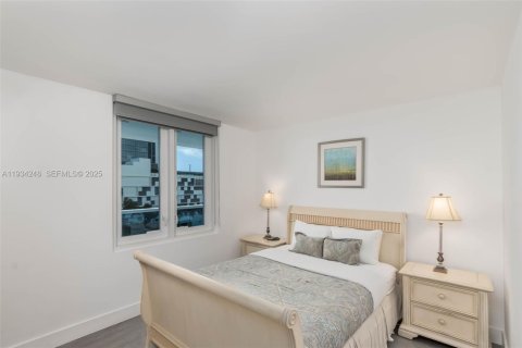 Condo in Miami Beach, Florida, 2 bedrooms  № 2052765 - photo 20