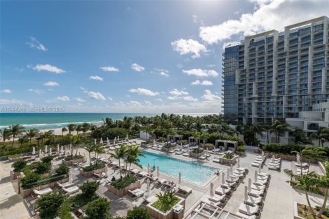 Condo in Miami Beach, Florida, 2 bedrooms  № 2052765 - photo 12