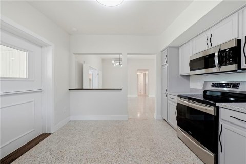 Купить виллу или дом в Ларго, Флорида 8 комнат, 103.31м2, № 2152290 - фото 13