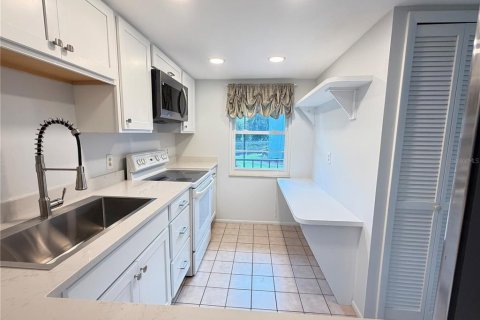 Condo in Winter Haven, Florida, 3 bedrooms  № 2222604 - photo 5