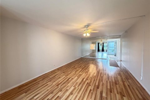 Condo in Winter Haven, Florida, 3 bedrooms  № 2222604 - photo 6