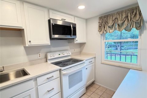 Condo in Winter Haven, Florida, 3 bedrooms  № 2222604 - photo 2