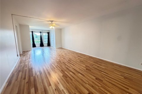 Condo in Winter Haven, Florida, 3 bedrooms  № 2222604 - photo 7