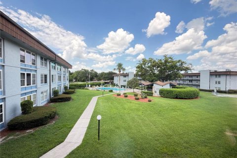Condo in Winter Haven, Florida, 3 bedrooms  № 2222604 - photo 9