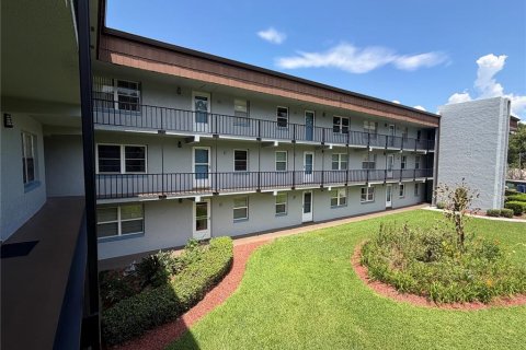 Condo in Winter Haven, Florida, 3 bedrooms № 2222604