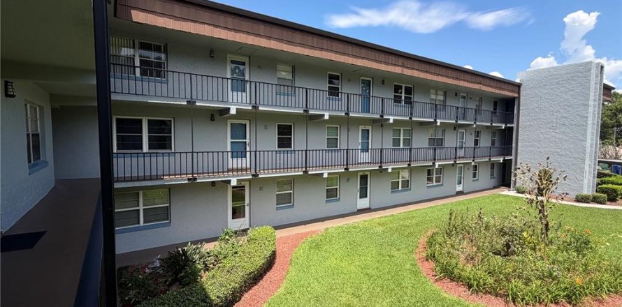 Condo in Winter Haven, Florida, 3 bedrooms  № 2222604