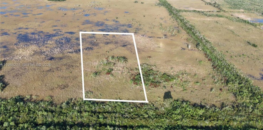 Land in Miami-Dade, Florida № 2051348