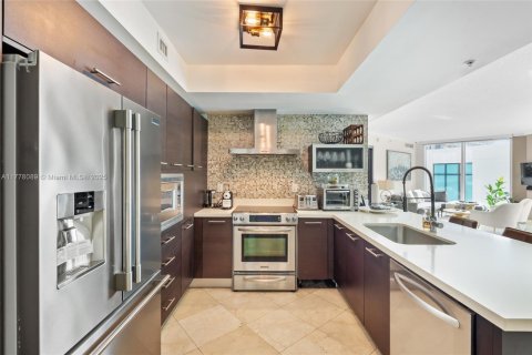 Condo in Sunny Isles Beach, Florida, 3 bedrooms  № 1868491 - photo 23