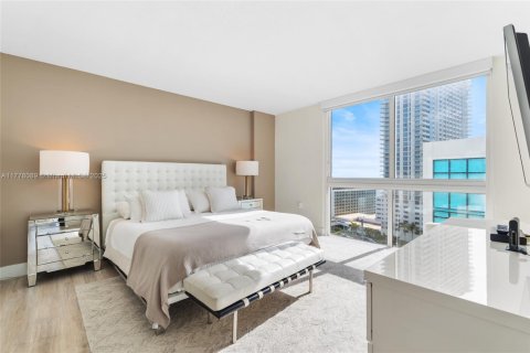 Condo in Sunny Isles Beach, Florida, 3 bedrooms  № 1868491 - photo 26