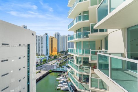 Condo in Sunny Isles Beach, Florida, 3 bedrooms  № 1868491 - photo 8
