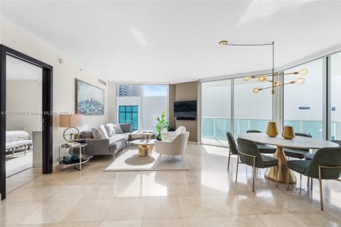 Condo in Sunny Isles Beach, Florida, 3 bedrooms  № 1868491 - photo 17