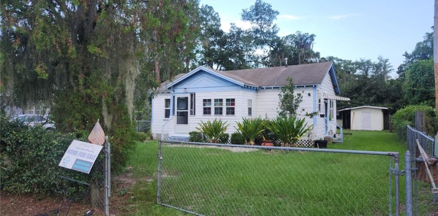 House in Gainesville, Florida 2 bedrooms, 75.81 sq.m. № 2220772