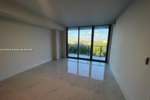 Condominio en North Miami Beach, Florida, 1 dormitorio  № 2077064