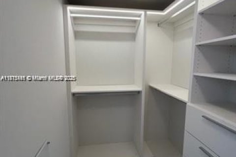Condominio en venta en North Miami Beach, Florida, 1 dormitorio, 87.05 m2 № 2077064 - foto 14