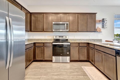 Casa en venta en Cape Coral, Florida, 4 dormitorios, 172.15 m2 № 1945816 - foto 12