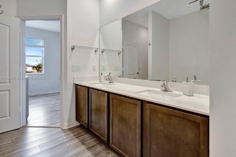 Casa en venta en Cape Coral, Florida, 4 dormitorios, 172.15 m2 № 1945816 - foto 22