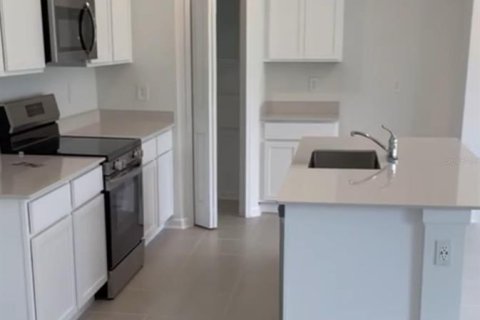 Casa en alquiler en Lake Wales, Florida, 4 dormitorios, 174.1 m2 № 1903414 - foto 5