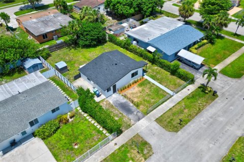 Villa ou maison à vendre à Lauderhill, Floride: 3 chambres, 77.67 m2 № 1850374 - photo 28