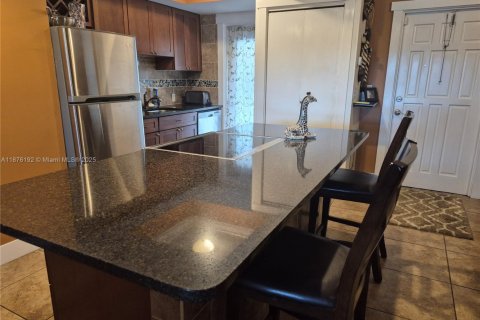 Copropriété à louer à Fort Lauderdale, Floride: 2 chambres, 87.33 m2 № 1981974 - photo 4