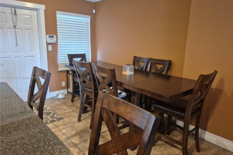 Copropriété à louer à Fort Lauderdale, Floride: 2 chambres, 87.33 m2 № 1981974 - photo 2