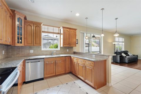 House in Orlando, Florida 4 bedrooms, 263.19 sq.m. № 1548123 - photo 20