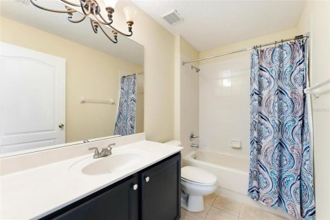 House in Orlando, Florida 4 bedrooms, 263.19 sq.m. № 1548123 - photo 3