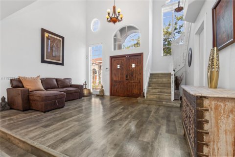 House in Doral, Florida 4 bedrooms, 210.61 sq.m. № 1996615 - photo 11