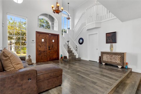 House in Doral, Florida 4 bedrooms, 210.61 sq.m. № 1996615 - photo 3
