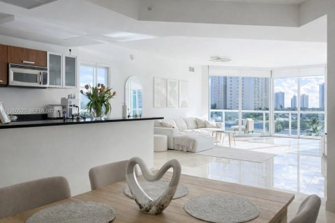 Copropriété à vendre à Aventura, Floride: 2 chambres, 146.6 m2 № 2044180 - photo 2