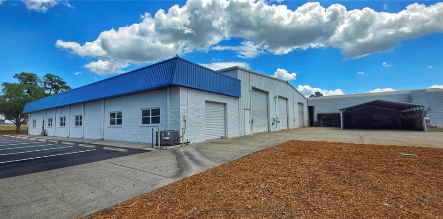 Propiedad comercial en Hudson, Florida 1254.18 m2 № 2166786