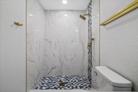 Villa ou maison à vendre à Tampa, Floride: 2 chambres, 93.46 m2 № 2414059 - photo 25