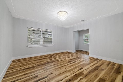 Villa ou maison à vendre à Tampa, Floride: 2 chambres, 93.46 m2 № 2414059 - photo 9