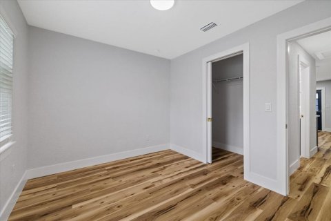 Villa ou maison à vendre à Tampa, Floride: 2 chambres, 93.46 m2 № 2414059 - photo 12