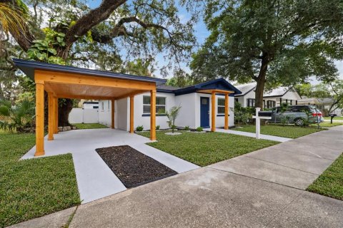 Villa ou maison à vendre à Tampa, Floride: 2 chambres, 93.46 m2 № 2414059 - photo 2