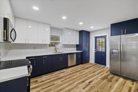 Villa ou maison à vendre à Tampa, Floride: 2 chambres, 93.46 m2 № 2414059 - photo 15
