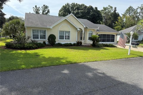 House in Ocala, Florida 3 bedrooms, 173.63 sq.m. № 1902565 - photo 1