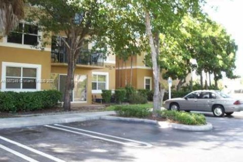 Купить кондоминиум в Корал-Спрингс, Флорида 2 спальни, 91.42м2, № 1932784 - фото 1