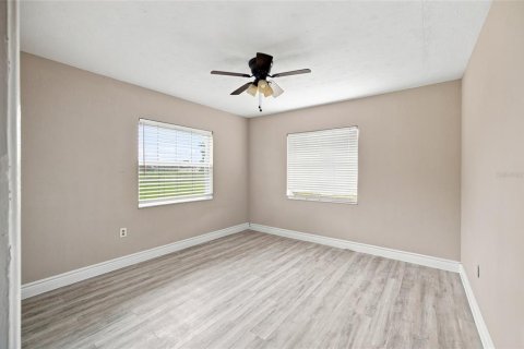House in Plant City, Florida 5 bedrooms, 188.78 sq.m. № 2338918 - photo 20