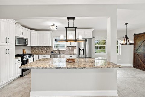 House in Plant City, Florida 5 bedrooms, 188.78 sq.m. № 2338918 - photo 11
