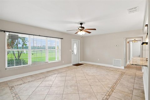 House in Plant City, Florida 5 bedrooms, 188.78 sq.m. № 2338918 - photo 12