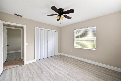 House in Plant City, Florida 5 bedrooms, 188.78 sq.m. № 2338918 - photo 16