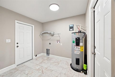 House in Plant City, Florida 5 bedrooms, 188.78 sq.m. № 2338918 - photo 23