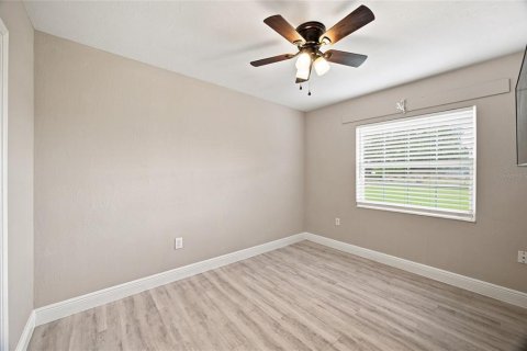 House in Plant City, Florida 5 bedrooms, 188.78 sq.m. № 2338918 - photo 22
